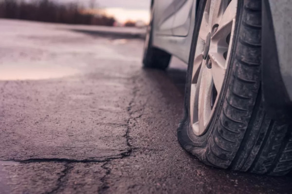 Gomma bucata auto a noleggio